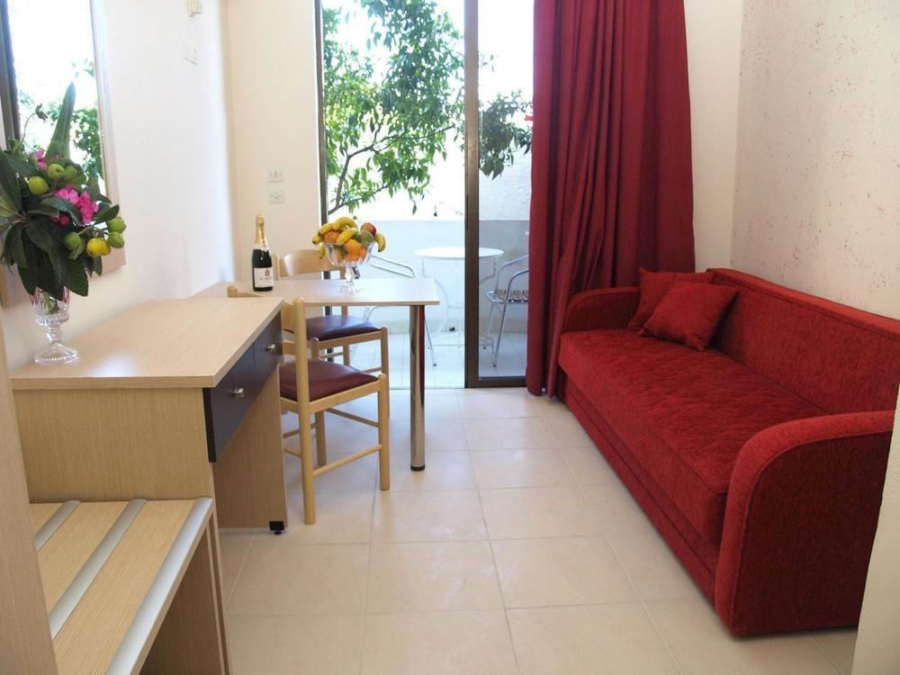 Anseli Hotel Kremasti  Ngoại thất bức ảnh